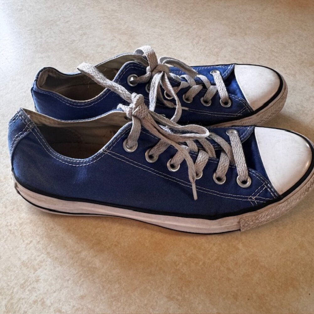 Converse All Star Chuck Taylor Sneakers Men's 6 / Women's 8